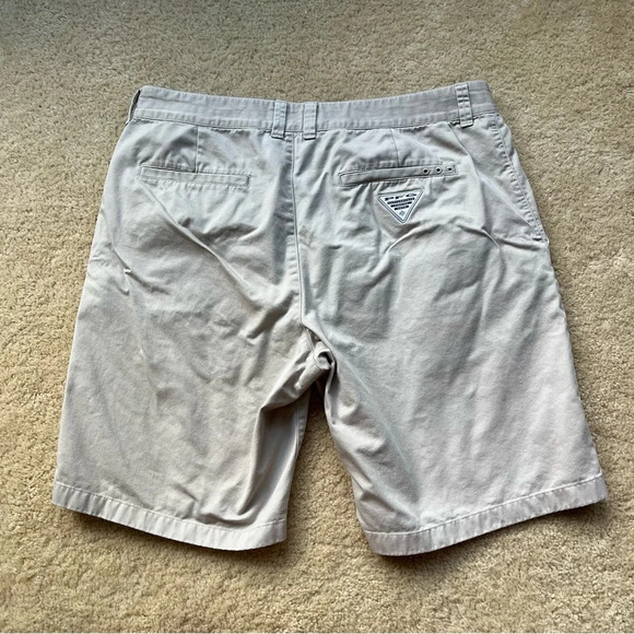 ✅Columbia PFG Men's Khaki Flat Front Chino Shorts - Sz 34 - *VGUC - 100% Cotton - Picture 4 of 11